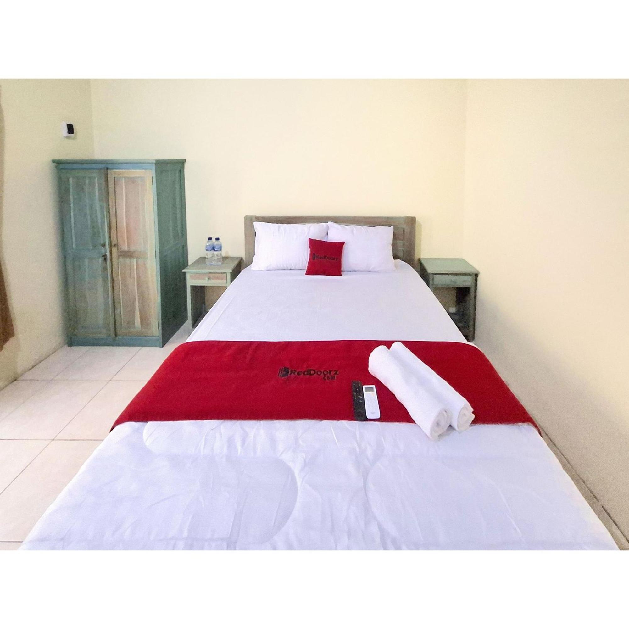 Reddoorz Near Alun Alun Jepara Kesembu Exterior foto